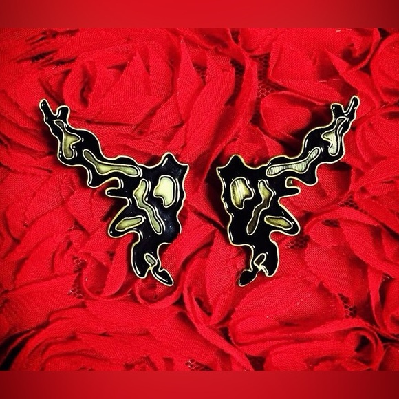 New!! Gold & Black Avant Garde Collar Pins. Unisex! - Picture 2 of 2